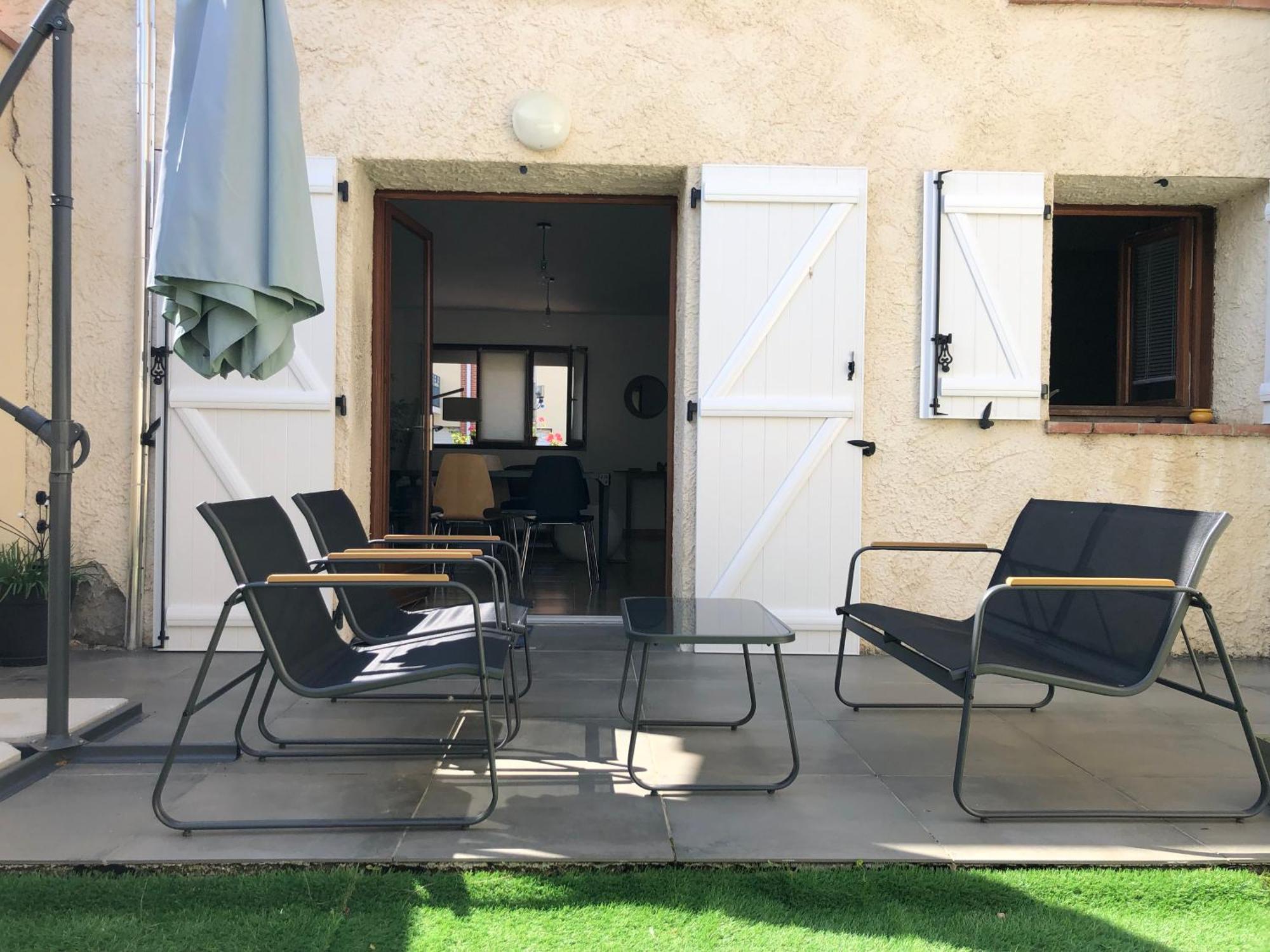 Maison De Village Avec Jardinet Bruguieres エクステリア 写真
